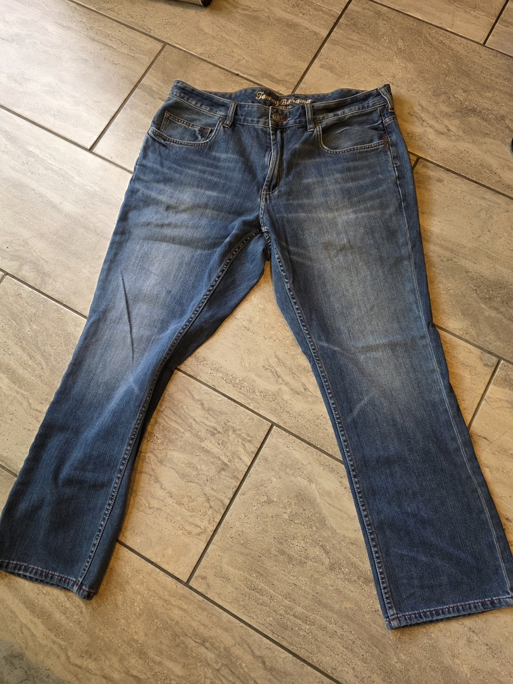 Tommy Bahama Men's Medium Wash Relaxed Straight Jeans